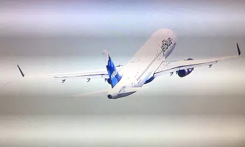 അരനൂറ്റാണ്ടിന് ശേഷം ക്യൂബന്‍ മണ്ണില്‍ അമേരിക്കന്‍ വിമാനമിറങ്ങി