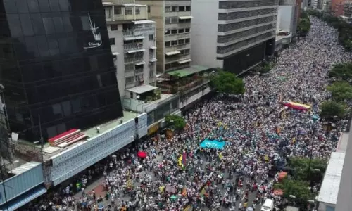 വെനിസ്വേലയില്‍ പ്രതിപക്ഷ പ്രതിഷേധം ശക്തം