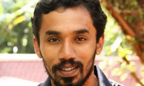 ജയസൂര്യ എന്ന നടൻ വീണ്ടും വിസ്മയിപ്പിക്കുന്നു: ക്യാപ്റ്റനെകുറിച്ച് ആടിന്റെ സംവിധായകന് ജയസൂര്യ എന്ന നടൻ വീണ്ടും വിസ്മയിപ്പിക്കുന്നു: ക്യാപ്റ്റനെകുറിച്ച് ആടിന്റെ സംവിധായകന്