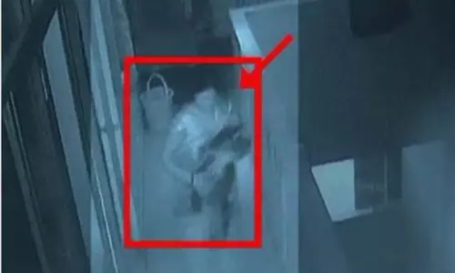 ആണ്‍കുഞ്ഞായതില്‍ അസൂയ; നവജാതശിശുവിനെ ബന്ധുവായ സ്ത്രീ ആശുപത്രികെട്ടിടത്തില്‍നിന്ന് താഴോട്ടെറിഞ്ഞു