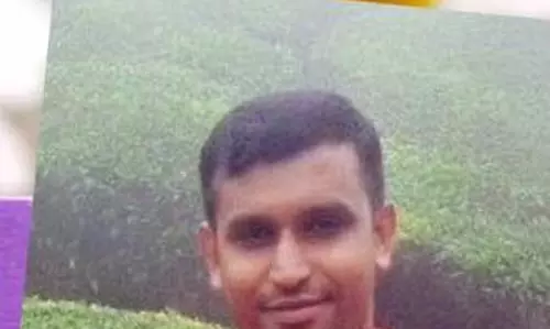 ആഘോഷങ്ങൾ വരും പോകും, ആഘോഷിക്കാൻ നമ്മളില്ലാതെയാകരുത്; പൊലീസുകാരന്റെ ഫേസ്ബുക്ക് പോസ്റ്റ് ചര്ച്ചയാകുന്നു ആഘോഷങ്ങൾ വരും പോകും, ആഘോഷിക്കാൻ നമ്മളില്ലാതെയാകരുത്; പൊലീസുകാരന്റെ ഫേസ്ബുക്ക് പോസ്റ്റ് ചര്ച്ചയാകുന്നു