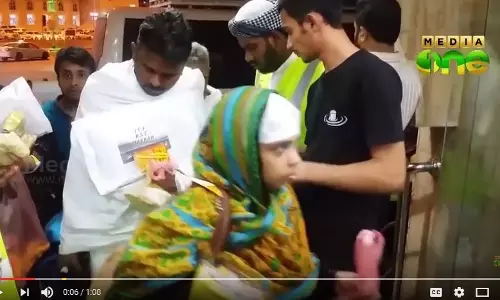 ഹാജിമാര്‍ക്ക് വഴികാട്ടിയായി മലയാളി സന്നദ്ധ പ്രവര്‍ത്തകര്‍
