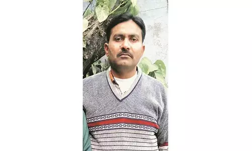 അക്ഷര്ധാം ക്ഷേത്രാക്രമണക്കേസില് സുപ്രീംകോടതി വെറുതെവിട്ടയാള് ഗോവധക്കേസില് ഗുജറാത്ത് ജയിലില് അക്ഷര്ധാം ക്ഷേത്രാക്രമണക്കേസില് സുപ്രീംകോടതി വെറുതെവിട്ടയാള് ഗോവധക്കേസില് ഗുജറാത്ത് ജയിലില്