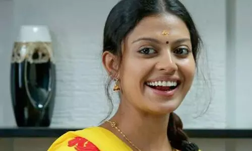 അനുശ്രീയുടെ പഫ്സ് പോസ്റ്റ് ഫലം കണ്ടു; റസ്റ്റോറന്റിനെതിരെ അന്വേഷണത്തിന് ഉത്തരവ്