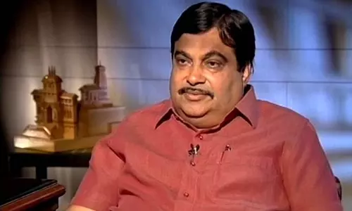 സംസ്ഥാനത്തെ റോഡ് നിര്‍മ്മാണത്തെ വിമര്‍ശിച്ച് നിഥിന്‍ ഗഡ്കരി