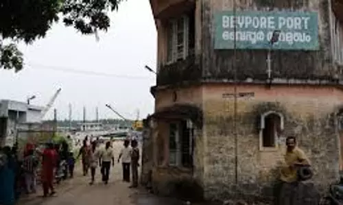 തൊഴിലാളികളും കരാറുകാരും തമ്മില്‍ തര്‍ക്കം; ബേപ്പൂര്‍ തുറമുഖത്തെ ചരക്കുനീക്കം തടസ്സപ്പെട്ടു