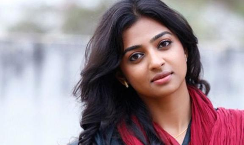 പാര്‍ച്ച്ഡിലെ ലീക്കായ വീഡിയോയെക്കുറിച്ച് ചോദിച്ച മാധ്യമ പ്രവര്‍ത്തകനോട് കയര്‍ത്ത് രാധിക ആപ്തേ