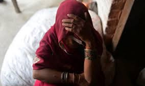 ബലാത്സംഗ ഇരകള് ലൈംഗികാതിക്രമസമയത്ത് ധരിച്ച വസ്ത്രങ്ങളുമായി റാമ്പില് ചുവടുവെക്കട്ടെ ബലാത്സംഗ ഇരകള് ലൈംഗികാതിക്രമസമയത്ത് ധരിച്ച വസ്ത്രങ്ങളുമായി റാമ്പില് ചുവടുവെക്കട്ടെ