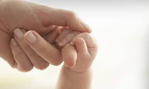 അധ്യാപകര്‍ക്ക് ആറ് മാസത്തെ പ്രസവാവധി നല്‍കാതെ സ്വാശ്രയ വിദ്യാഭ്യാസ സ്ഥാപനങ്ങള്‍