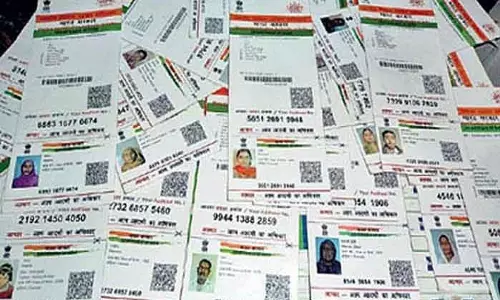 മഹാരാഷ്ട്രയില്‍ നൂറോളം ആധാര്‍ കാര്‍ഡുകള്‍ കിണറില്‍ തള്ളി