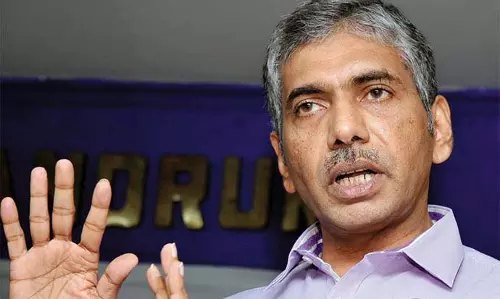 സര്ക്കാര് മദ്യനയത്തെ വിമര്ശിച്ച് ജേക്കബ് തോമസ് സര്ക്കാര് മദ്യനയത്തെ വിമര്ശിച്ച് ജേക്കബ് തോമസ്