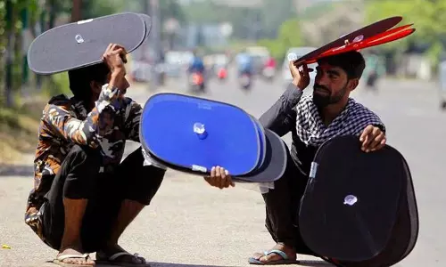 ചൂട് കൂടുന്നു; സൂര്യാഘാതത്തെ പ്രതിരോധിക്കാനുള്ള വഴികളുമായി ഇന്ഫോ ക്ലിനിക്ക് ചൂട് കൂടുന്നു; സൂര്യാഘാതത്തെ പ്രതിരോധിക്കാനുള്ള വഴികളുമായി ഇന്ഫോ ക്ലിനിക്ക്