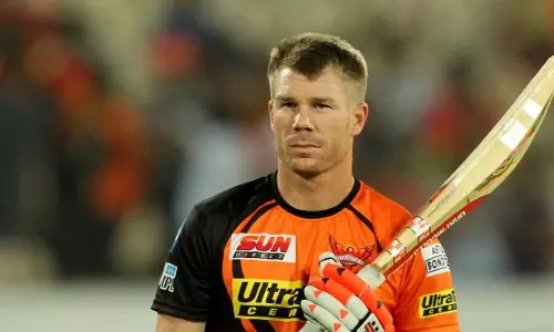 ഡേവിഡ് വാർണർ സൺറൈസേഴ്സ് ക്യാപ്റ്റൻ സ്ഥാനമൊഴിഞ്ഞു ഡേവിഡ് വാർണർ സൺറൈസേഴ്സ് ക്യാപ്റ്റൻ സ്ഥാനമൊഴിഞ്ഞു