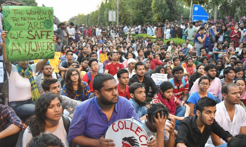 ജെഎന്‍യു വിദ്യാർത്ഥികളുടെ പാർലമെന്റ് മാർച്ച് പൊലീസ് തടഞ്ഞു