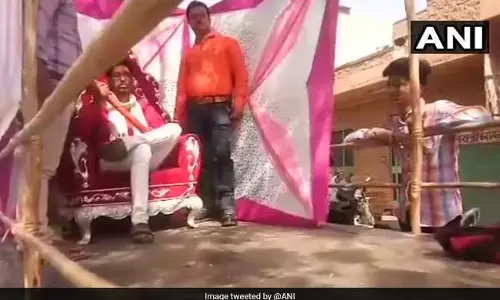 വെട്ടിക്കൊന്ന് തീകൊളുത്തി ദൃശ്യങ്ങള്‍ പ്രചരിപ്പിപ്പിച്ച കൊലയാളിയുടെ നിശ്ചലദൃശ്യവുമായി സംഘ്പരിവാര്‍