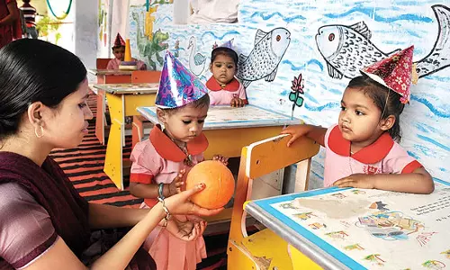 അംഗൻവാടികളെ സ്വകാര്യവത്കരിക്കാന് കേന്ദ്ര നീക്കം; അംഗീകരിക്കില്ലെന്ന് സംസ്ഥാന സര്ക്കാര് അംഗൻവാടികളെ സ്വകാര്യവത്കരിക്കാന് കേന്ദ്ര നീക്കം; അംഗീകരിക്കില്ലെന്ന് സംസ്ഥാന സര്ക്കാര്