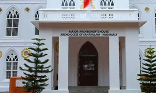 എറണാകുളം-അങ്കമാലി അതിരൂപതയിൽ അച്ചടക്ക നടപടി; ഭരണനിര്‍വഹണ സമിതിയില്‍ നിന്ന് സഹായ മെത്രാന്‍മാരെ പുറത്താക്കി