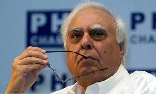 ദീപക് മിശ്രയുടെ കോടതിയില്‍ ഹാജരാകില്ലെന്ന് കപില്‍ സിബല്‍