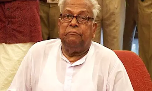 സ്വാശ്രയ സമരത്തെ പിന്തുണച്ച വിഎസിനെതിരെ ഡിവൈഎഫ്ഐ