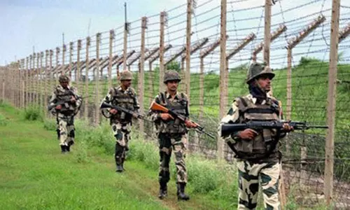 അതിര്‍ത്തിയില്‍ വീണ്ടും പാകിസ്താന്‍ പ്രകോപനം