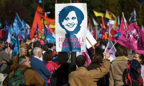 സ്വവര്‍ഗ വിവാഹനിയമത്തിനെതിരെ ഫ്രാന്‍സില്‍ പ്രതിഷേധം