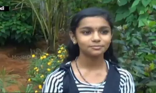 വീട്ടുമുറ്റത്ത് 80 തരം പച്ചക്കറികളൊരുക്കി ആറാംക്ലാസുകാരി ശ്രദ്ധ വീട്ടുമുറ്റത്ത് 80 തരം പച്ചക്കറികളൊരുക്കി ആറാംക്ലാസുകാരി ശ്രദ്ധ