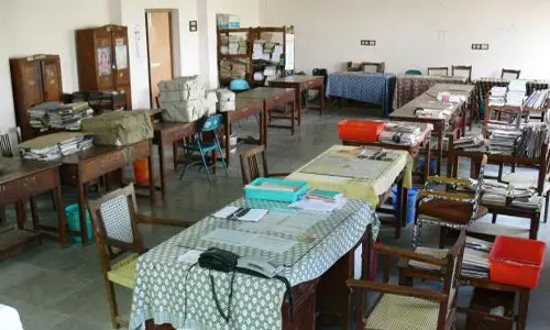 കാസര്കോട് തദ്ദേശ സ്വയം ഭരണ സ്ഥാപനങ്ങളില് ആവശ്യത്തിന് ജീവനക്കാരില്ല കാസര്കോട് തദ്ദേശ സ്വയം ഭരണ സ്ഥാപനങ്ങളില് ആവശ്യത്തിന് ജീവനക്കാരില്ല