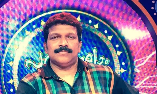 മീഡിയവണ്‍ പ്രൊഡ്യൂസര്‍ ജ്യോതി വെള്ളല്ലൂര്‍ അവാര്‍ഡ് ഏറ്റുവാങ്ങി