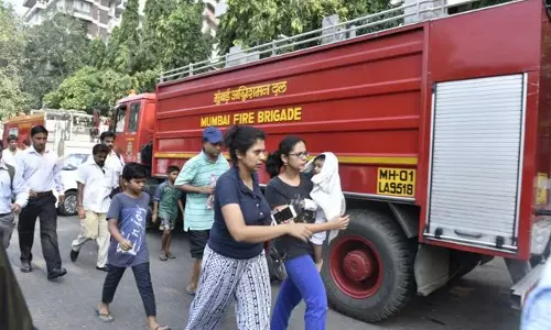 മുംബൈ നരിമാന്‍ പോയിന്റിലെ  കെട്ടിടത്തില്‍ തീപിടുത്തം; രണ്ട് മരണം
