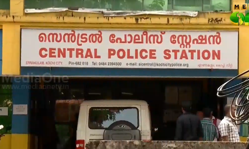 മുഖ്യമന്ത്രിയുടെ പേര് പറഞ്ഞ് പണംതട്ടാന്‍ ശ്രമം: 7 ഡിവൈഎഫ്ഐ പ്രവര്‍ത്തകര്‍ അറസ്റ്റില്‍