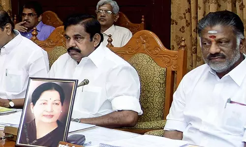 അമ്മയില്ലാതെ തമിഴ്‍നാട് മന്ത്രിസഭാ യോഗം; അധ്യക്ഷത ‘അമ്മ’യുടെ കസേരയും ചിത്രവും