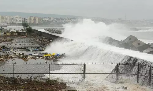 ക്യാന്റ് ചുഴലിക്കാറ്റ് ആന്ധ്ര തീരത്തേക്ക്