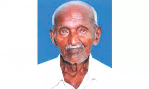 തെരുവുനായ ആക്രമണത്തില്‍ മരിച്ച രാഘവന്റെ മൃതദേഹം സംസ്‍കരിച്ചു