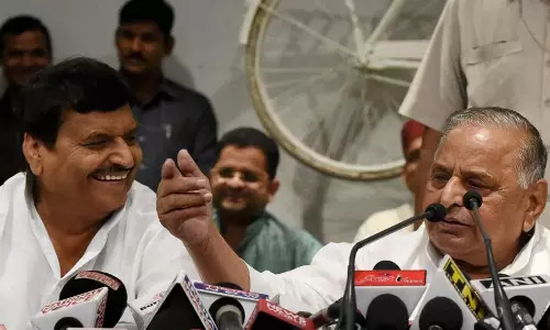 വിശാല സഖ്യത്തിനായി വിവിധ രാഷ്ട്രീയ നേതാക്കളുമായി ശിവ്പാല് യാദവിന്റെ ചര്ച്ച വിശാല സഖ്യത്തിനായി വിവിധ രാഷ്ട്രീയ നേതാക്കളുമായി ശിവ്പാല് യാദവിന്റെ ചര്ച്ച