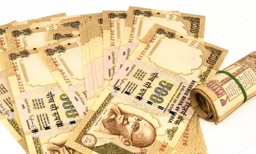 പഴയനോട്ടുകള്‍ മാറ്റാന്‍ കഴിയാതെ പ്രവാസികളും