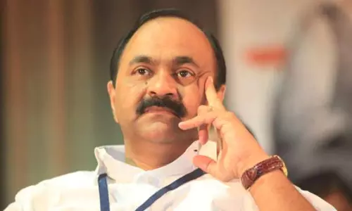 ഹൈക്കോടതി റിപ്പോര്ട്ടിങിന് നിയമബിരുദവും അക്രഡിറ്റേഷനും; പിന്നില് ഗൂഢലക്ഷ്യം ഹൈക്കോടതി റിപ്പോര്ട്ടിങിന് നിയമബിരുദവും അക്രഡിറ്റേഷനും; പിന്നില് ഗൂഢലക്ഷ്യം