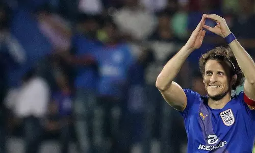 വണ്‍... ടൂ... ത്രീ...ബ്ലാസ്റ്റേഴ്‍സിനെ നാണംകെടുത്തി ഫോര്‍ലാന്റെ ഹാട്രിക്