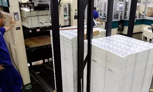 വീണ്ടും തിരിച്ചടി; പുതിയ 500 രൂപ നോട്ടിന്റെ അച്ചടി നിര്‍ത്തിവെച്ചു