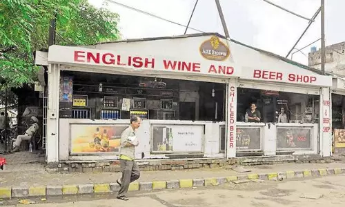 സംസ്ഥാനപാതകള്‍ക്ക് സമീപത്തുള്ള മദ്യശാലകള്‍ അടച്ചുപൂട്ടണമെന്ന് സുപ്രീംകോടതി