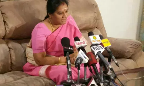 ശശികല എഐഎഡിഎംകെ ജനറല്‍ സെക്രട്ടറിയാകുന്നത് തടയണമെന്ന് ആവശ്യപ്പെട്ട് ഹൈക്കോടതിയില്‍ ഹരജി