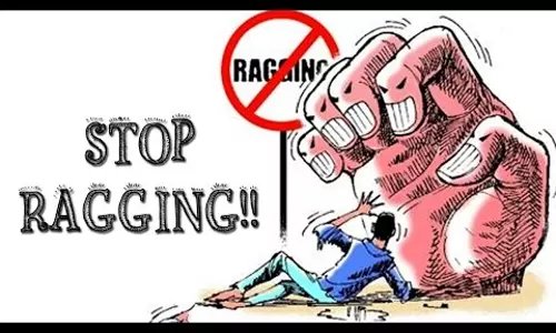 റാഗിങിനിരയായ വിദ്യാര്ഥിയുടെ വൃക്കകള് തകരാറിലായി റാഗിങിനിരയായ വിദ്യാര്ഥിയുടെ വൃക്കകള് തകരാറിലായി