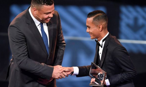 മെസ്സിയെയും നെയ്‍മറെയും തോല്‍പ്പിച്ച ഈ വര്‍ഷത്തെ മികച്ച ഗോള്‍ കാണാം