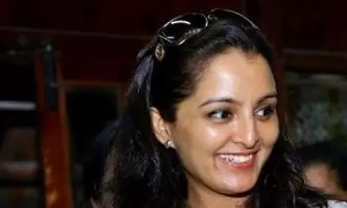 പ്രതികരിക്കാന്‍ പോലും അര്‍ഹതയില്ലാത്ത വാര്‍ത്തകള്‍ക്കായി എന്തിന് സമയം കളയണമെന്ന്  മഞ്ജു വാര്യര്‍