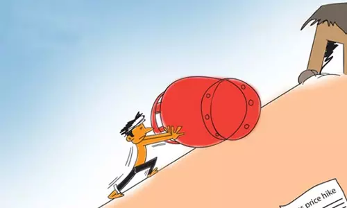 പാചകവാതക വില വീണ്ടും വര്‍ദ്ധിപ്പിച്ചു