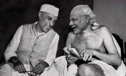 ഗാന്ധിയിരിക്കേണ്ടിടത്ത് മോദി ഇരുന്നാല്... സോഷ്യല്മീഡിയയില് ട്രോള്മഴ ഗാന്ധിയിരിക്കേണ്ടിടത്ത് മോദി ഇരുന്നാല്... സോഷ്യല്മീഡിയയില് ട്രോള്മഴ