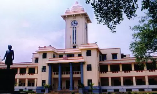 ലോ അക്കാദമിയിലെ പ്രശ്നം വിദ്യാഭ്യാസ വകുപ്പ് പരിശോധിക്കും