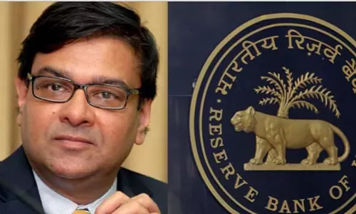 നോട്ട് അസാധുവാക്കല്: പ്രതിസന്ധിയില് ഉടന് പരിഹാരമെന്ന് ആര്ബിഐ ഗവര്ണര് നോട്ട് അസാധുവാക്കല്: പ്രതിസന്ധിയില് ഉടന് പരിഹാരമെന്ന് ആര്ബിഐ ഗവര്ണര്