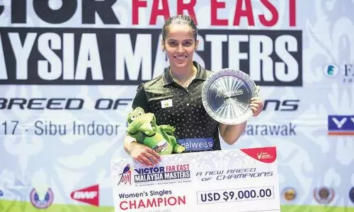 മലേഷ്യന് കിരീടം സൈനക്ക് മലേഷ്യന് കിരീടം സൈനക്ക്