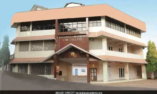 ലോ അക്കാദമിയില്‍ കു​ട്ടി​ക​ളു​ടെ പ​രാ​തി​യു​ണ്ടാ​യി​ട്ടും പോ​ലീ​സ് വീ​ഴ്ച വ​രു​ത്തി​യെ​ന്ന് മ​നു​ഷ്യാ​വ​കാ​ശ ക​മ്മീ​ഷ​ൻ