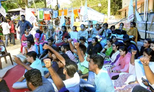 ലോ അക്കാദമി സമരത്തിന്റെ നാള്‍വഴിയിലൂടെ